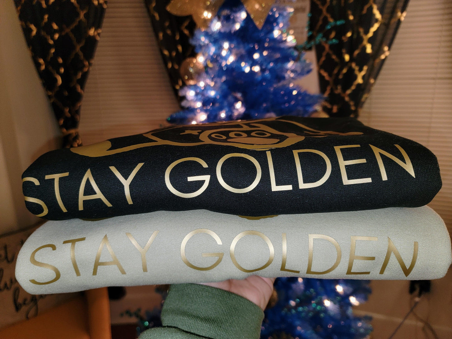 Stay Golden Sweatshirt 🧸
